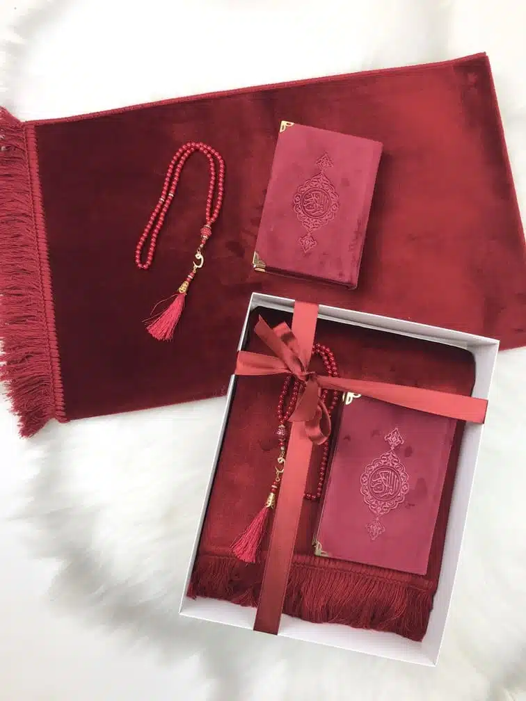 IMG_5548 Personalisierter Gebetsteppich mit Namen Set – einfarbig & musterlos – Bild 1