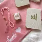 Personalisierter Gebetsteppich mit Namen Set– einfarbig & musterlos