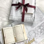 Gebetsteppich mit Namen Glitzer gemustert Gebetsteppich mit Glitzerfäden und Muster Personalisierter Gebetsteppich als Geschenk Gebetsteppich Glitzer elegant und weich