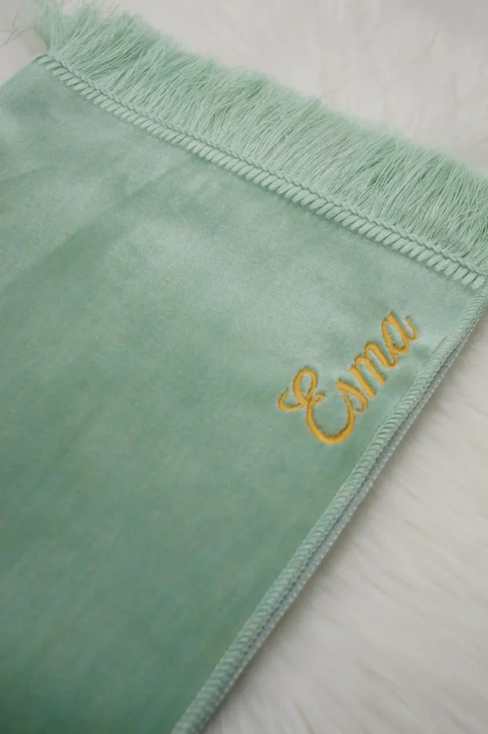 Personalisierter Gebetsteppich mit Namen – einfarbig & musterlos – Bild 14