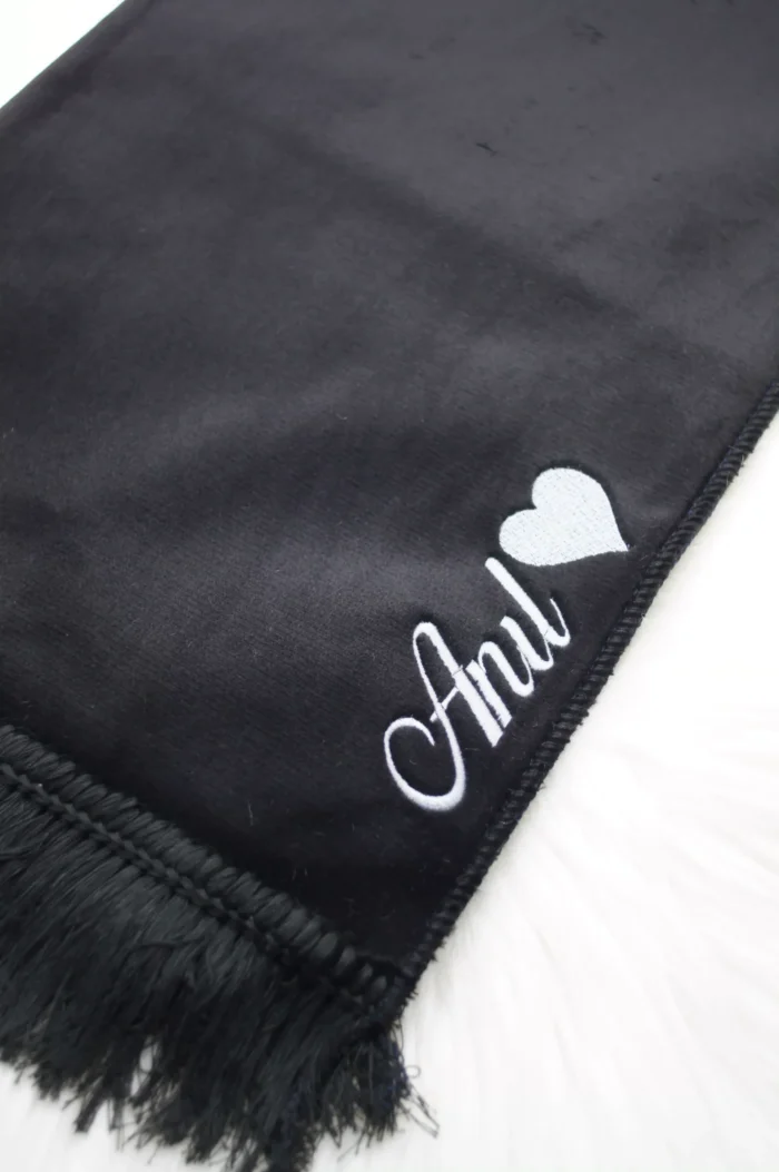 Personalisierter Gebetsteppich mit Namen – einfarbig & musterlos – Bild 13